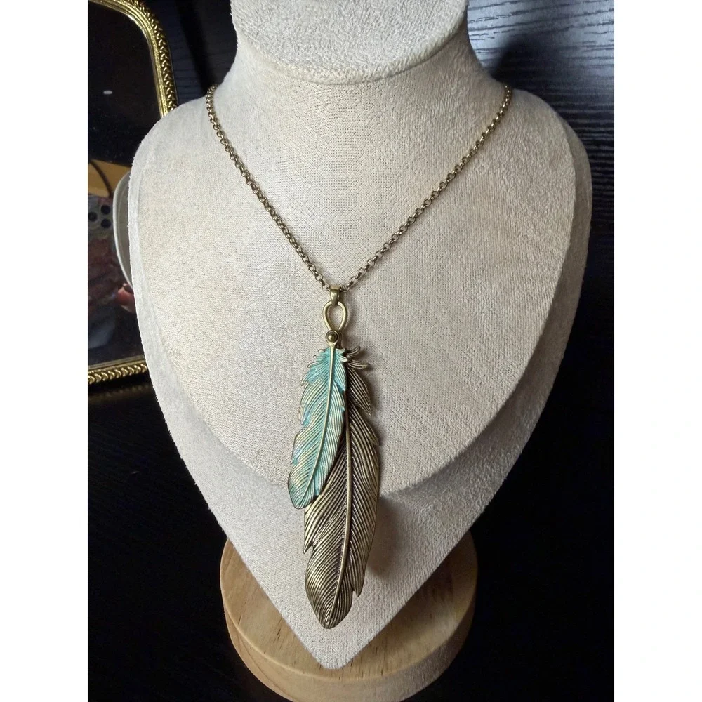 Lucky Brand Gold Tone Teal Enamel Double Feather Pendant Necklace Boho 18-20in